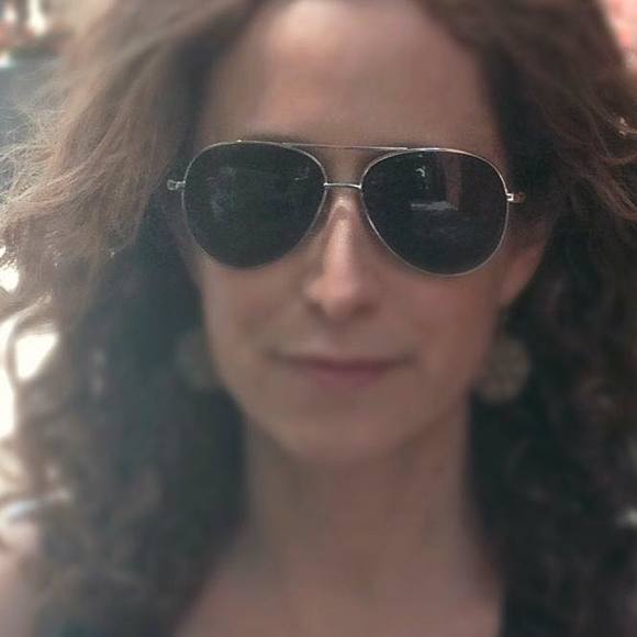 Meet your Posher, Renee - Picture 1 of 1